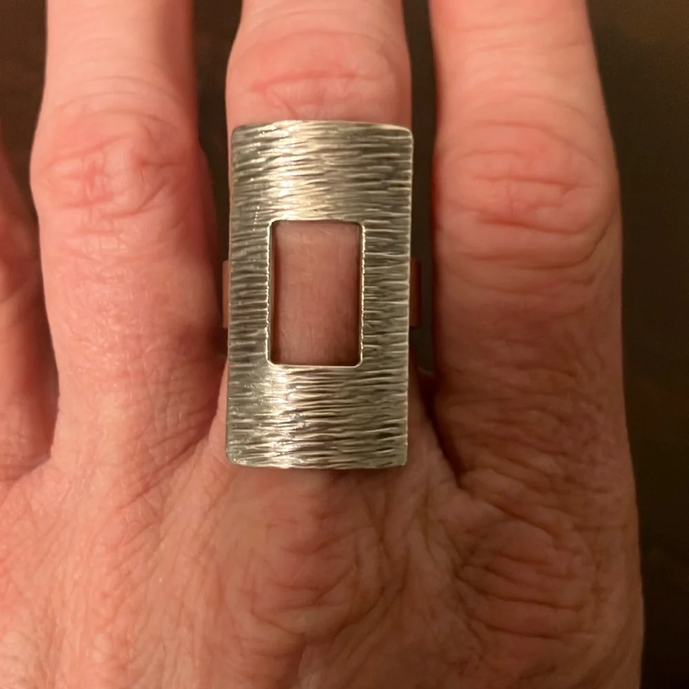EUC Sterling Silver ring - size 7/7.5 ish - Picture 5 of 7